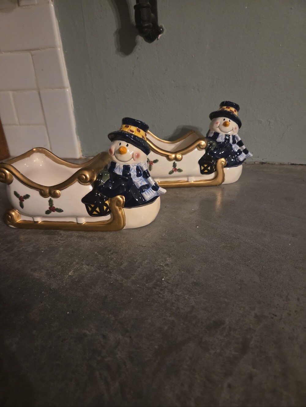 Vtg. Ceramic Xmas Snowman In Sleigh Dish , Young's Inc. Holiday Decor. Lot Of 2.